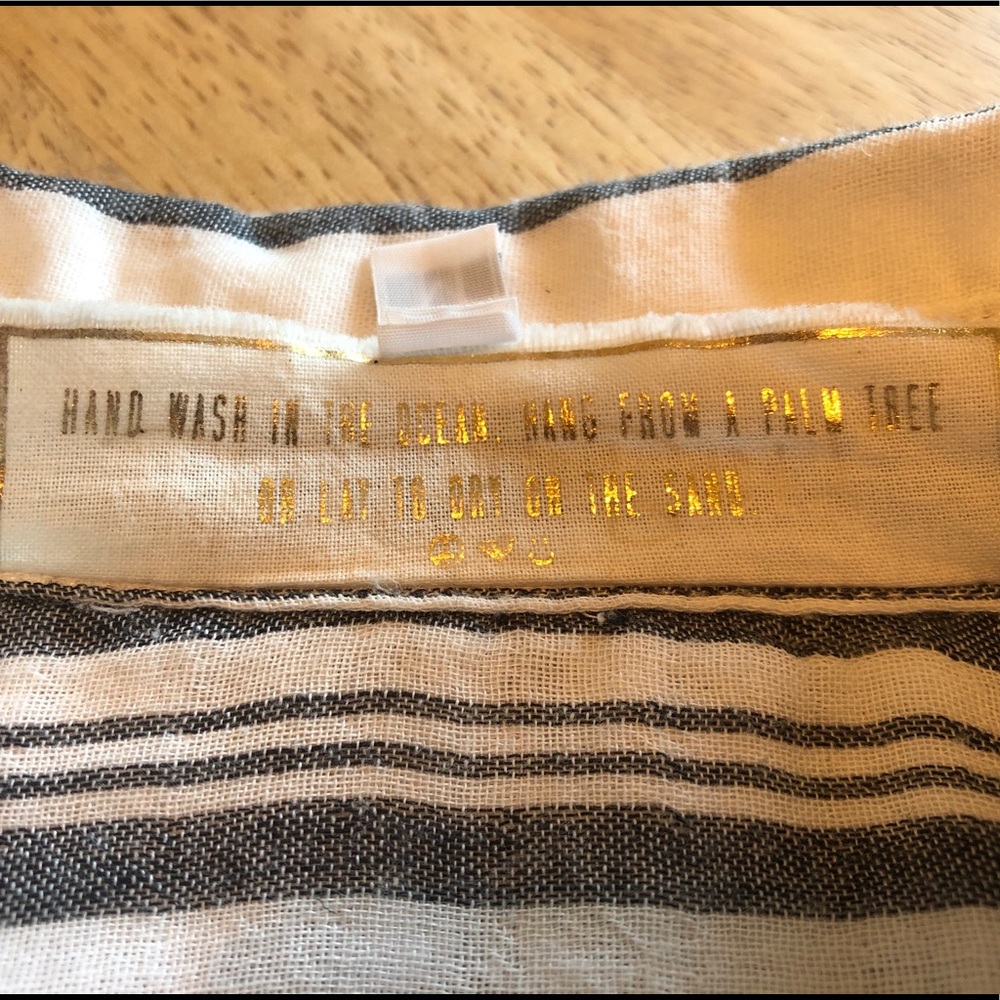 ★ Jen’s Pirates Booty Blouse ★ LN ★ - Picture 7 of 7